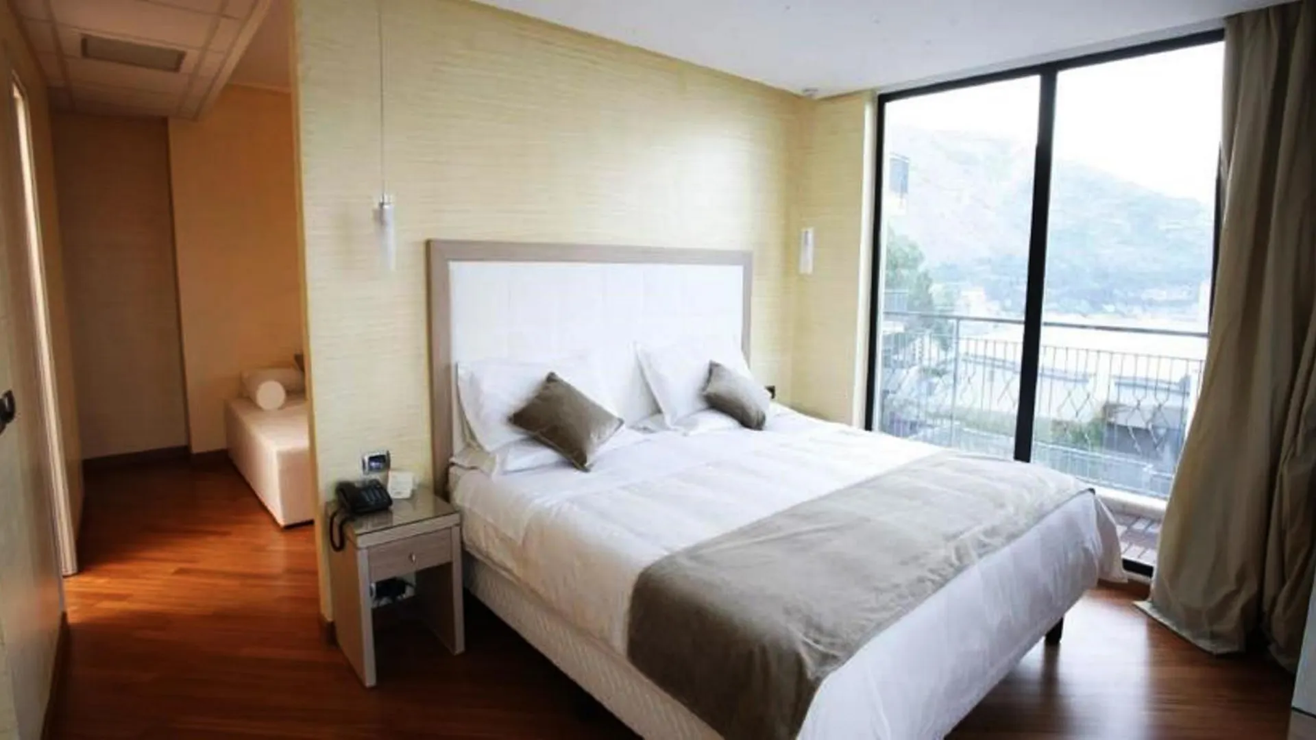 טאורמינה Hotel Villa Esperia