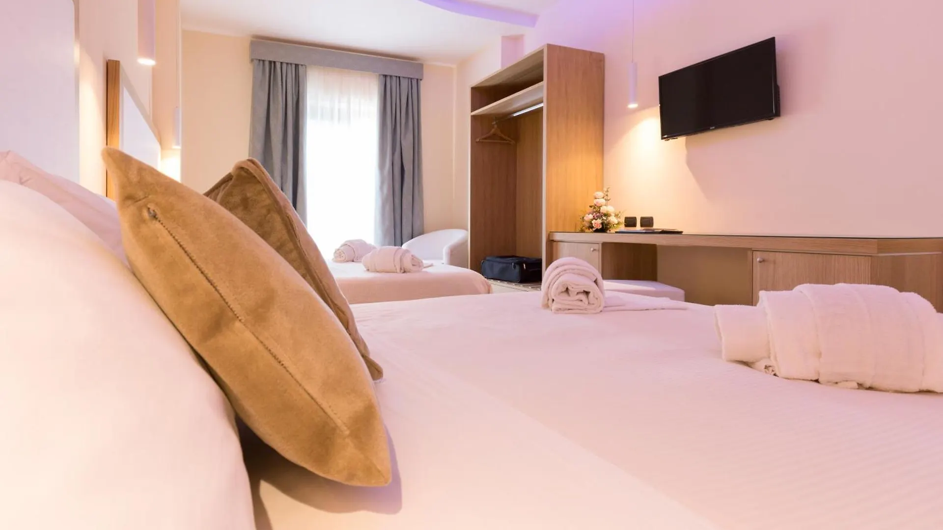 ****  טאורמינה Hotel Villa Esperia איטליה