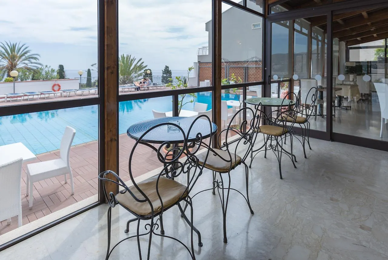 טאורמינה Hotel Villa Esperia 4*,  איטליה